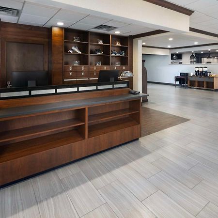 Doubletree By Hilton Manhattan, Ks Екстер'єр фото