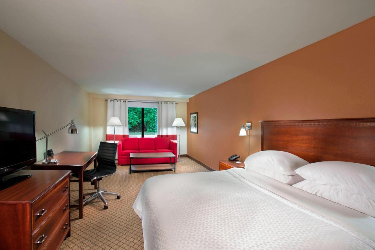 Doubletree By Hilton Manhattan, Ks Екстер'єр фото