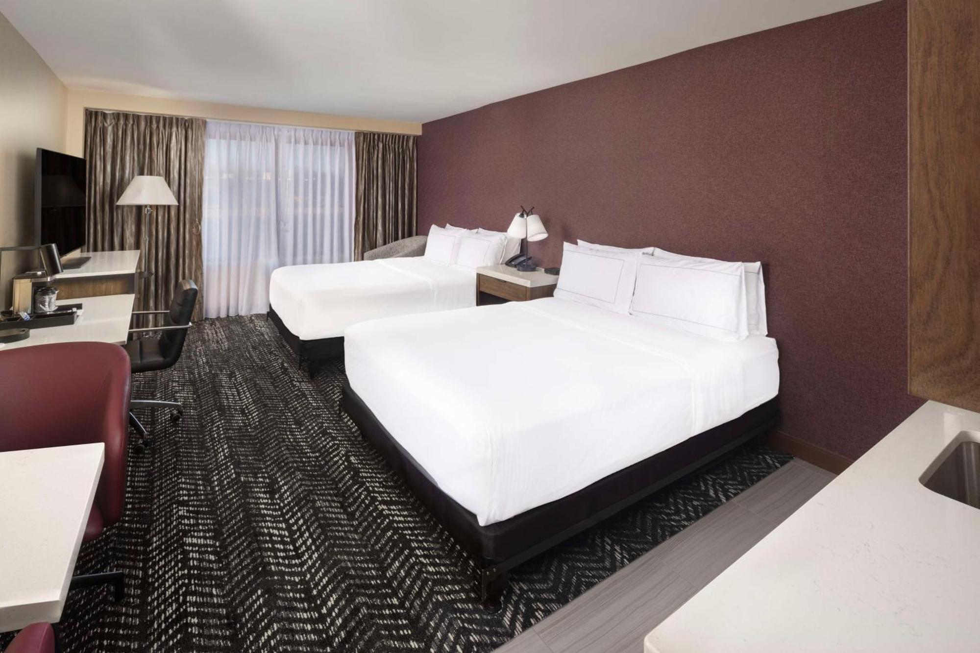 Doubletree By Hilton Manhattan, Ks Екстер'єр фото