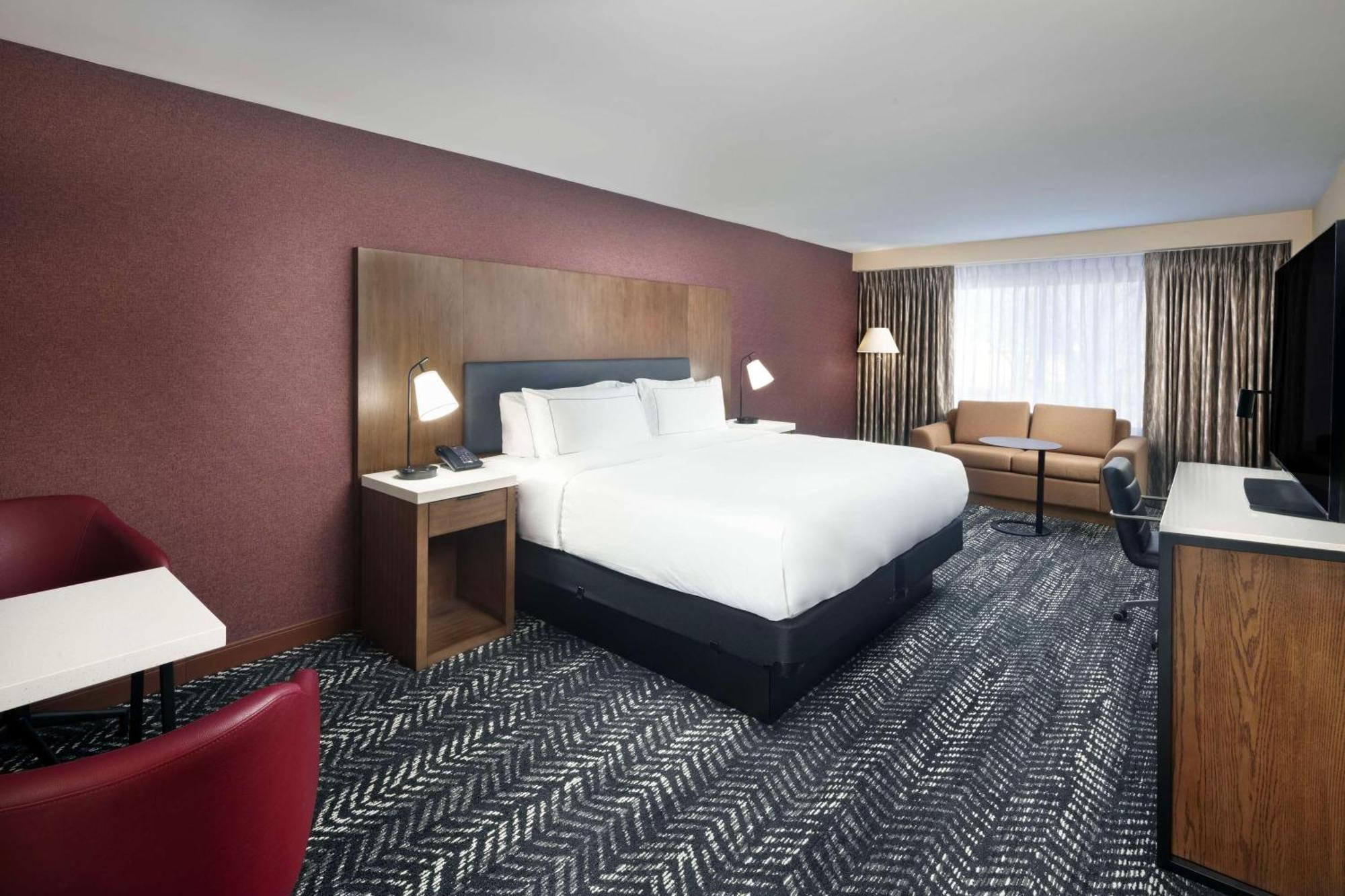 Doubletree By Hilton Manhattan, Ks Екстер'єр фото