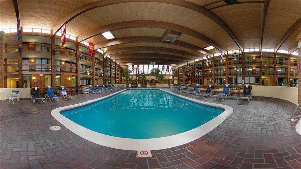 Doubletree By Hilton Manhattan, Ks Екстер'єр фото