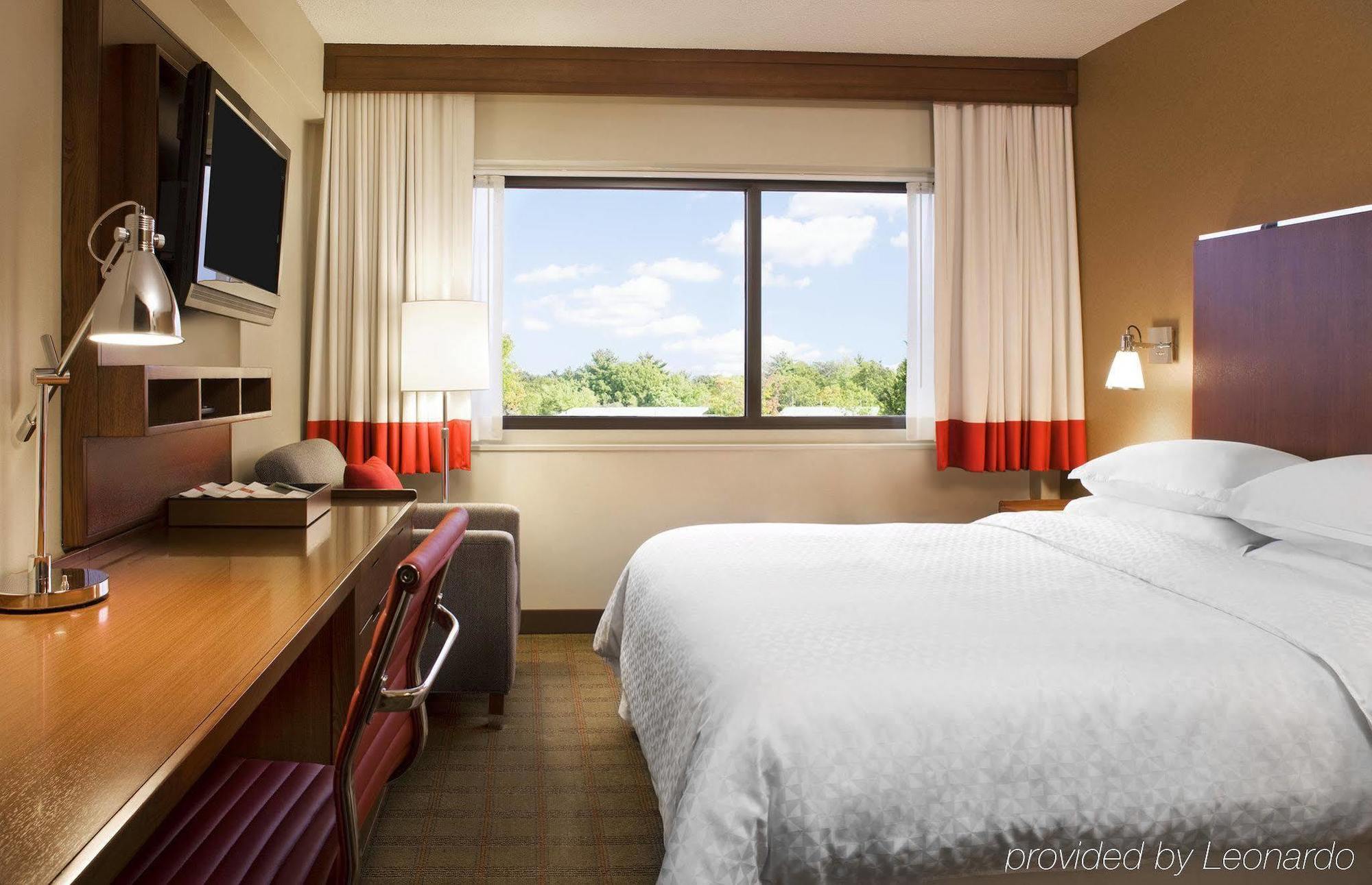 Doubletree By Hilton Manhattan, Ks Екстер'єр фото