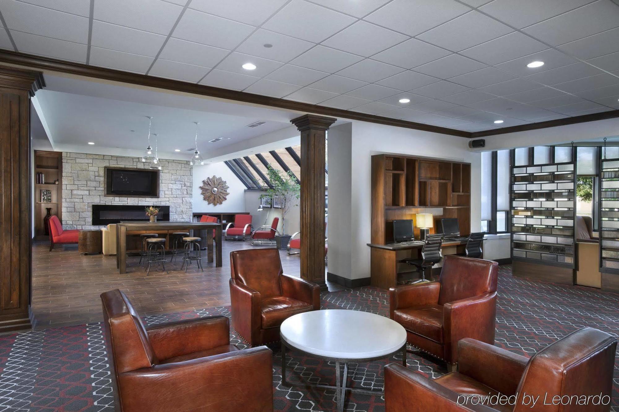 Doubletree By Hilton Manhattan, Ks Екстер'єр фото